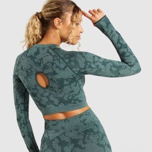ADAPT CAMO SEAMLESS LONG SLEEVE CROP TOP